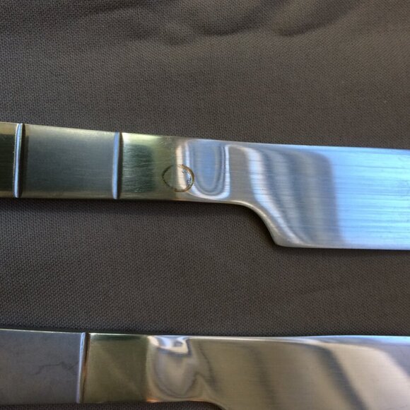 Hampton Silversmiths Flatware 4 Dinner Knives Frosted Checkered Stainless China - Picture 2 of 5